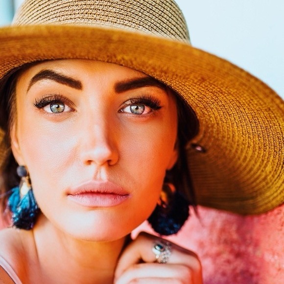 Meet your Posher, Jana - Picture 1 of 1